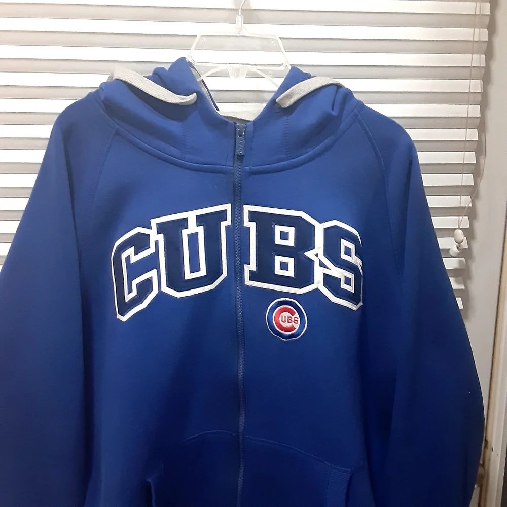 Antigua chicago cubs Hoodie. Size Large. Blue color